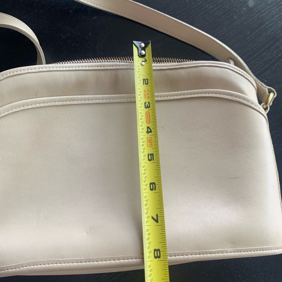 Coach Adjustable strap small shoulder bag - Picture 9 of 10